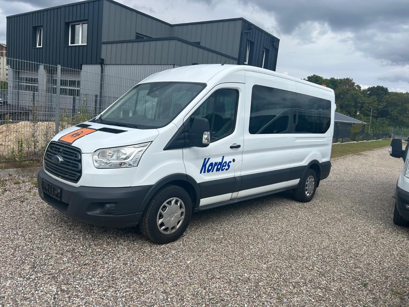 Ford Transit, Rollstuhlrampe, 9 Sitzer