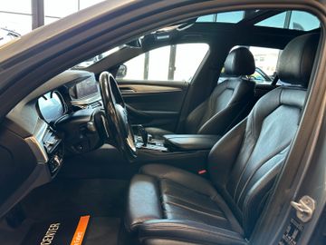 BMW 530 d xDrive Sport Line *LED*Pano*