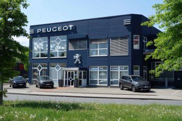 Peugeot Leasingangebot: Peugeot 2008 GT Hybrid 136 e-DSC6 *AB 185€ OHNE ANZ...