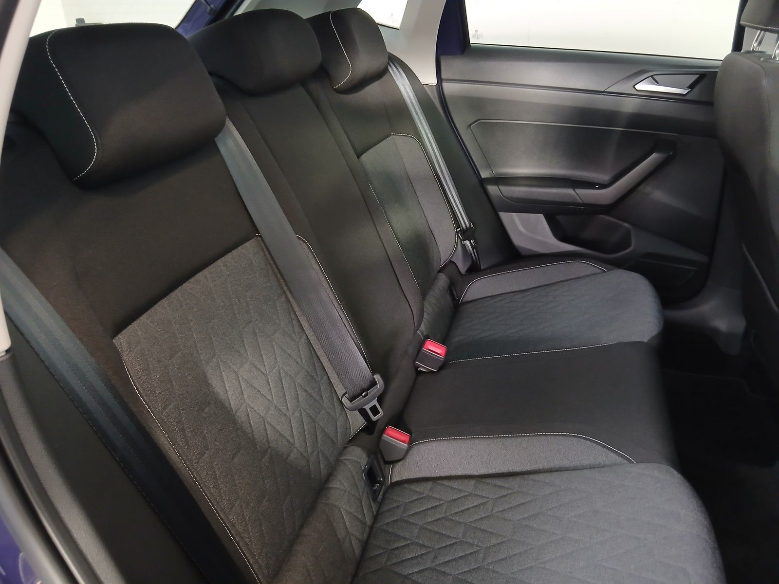 Fahrzeugabbildung Volkswagen Polo Move 1,0 TSI DSG + IQ.Drive + Navi + Kamera