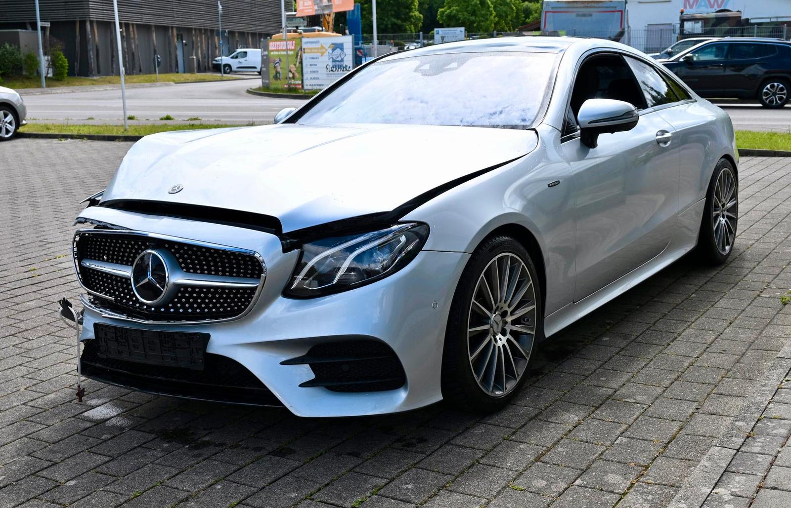 Mercedes-Benz E 400 AMG Line 4Matic