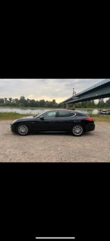Porsche Panamera 4S S - Porsche Panamera: Schwarz