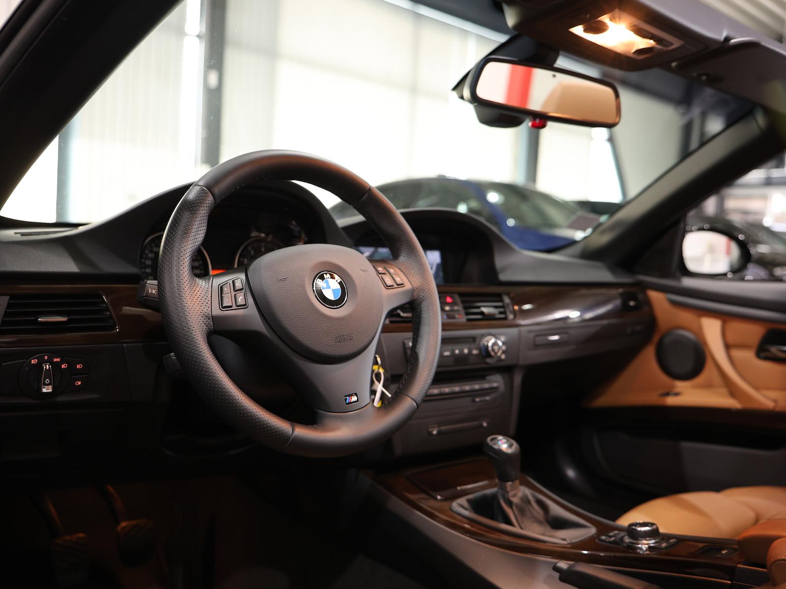 BMW 325i CABRIO SPORT SHADOW 1.HAND / BLACK & BROWN
