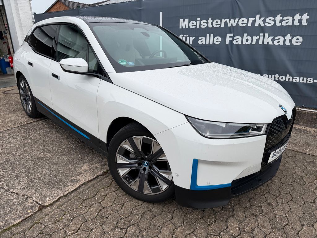 BMW iX