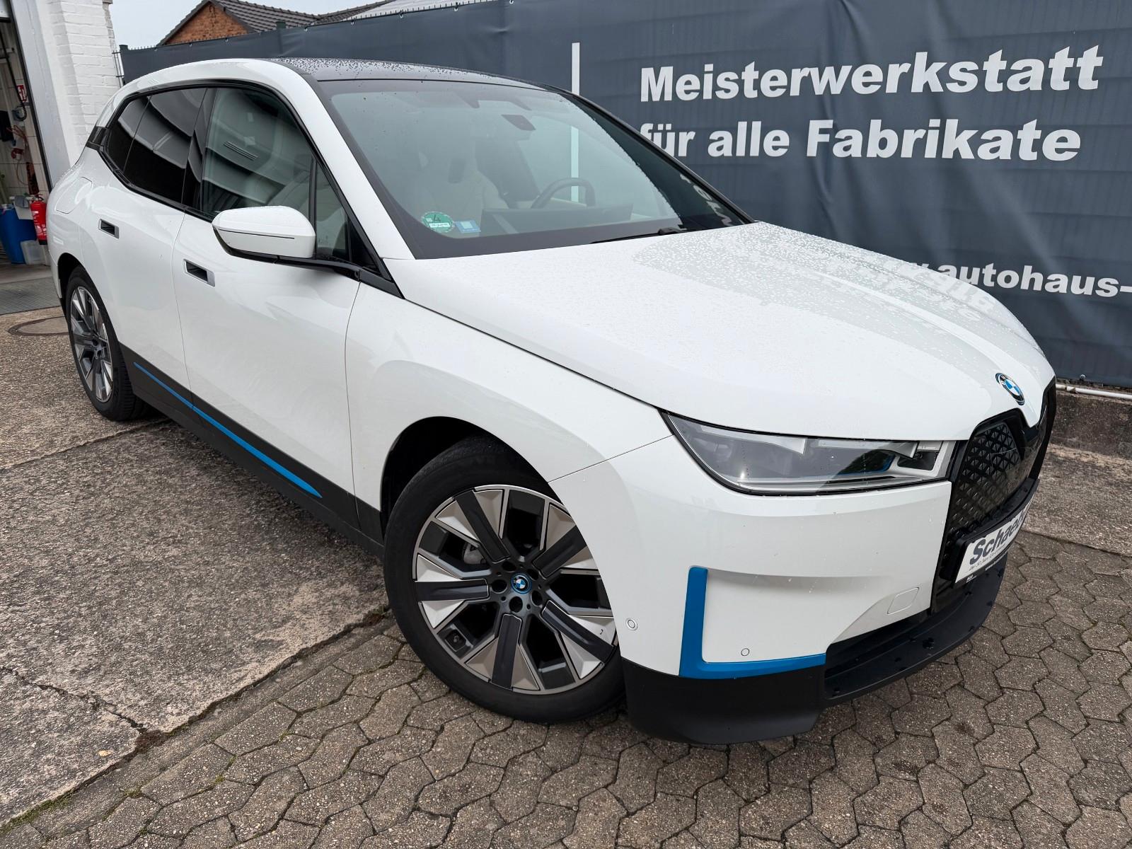 BMW iX xDrive40 65tkm, 1.Hd, Vollausstattung