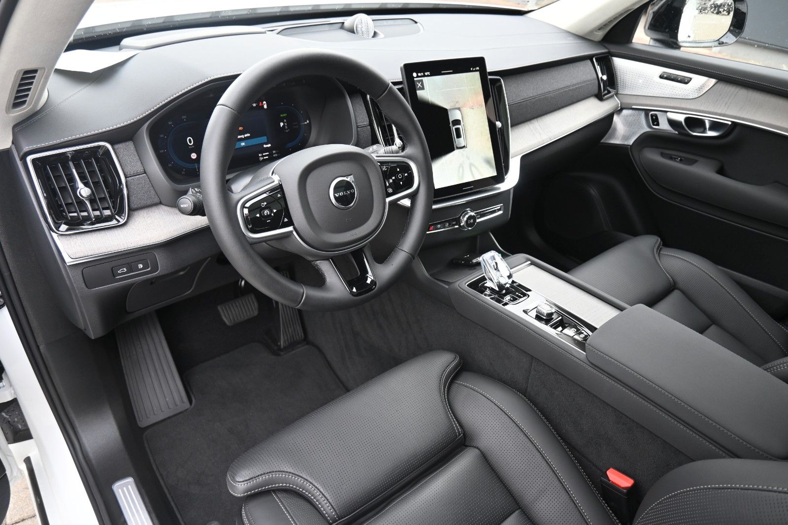 Fahrzeugabbildung Volvo XC90 T8 AWD Ultra Dark*STDHZG*360°*LUFT*B&W*ACC