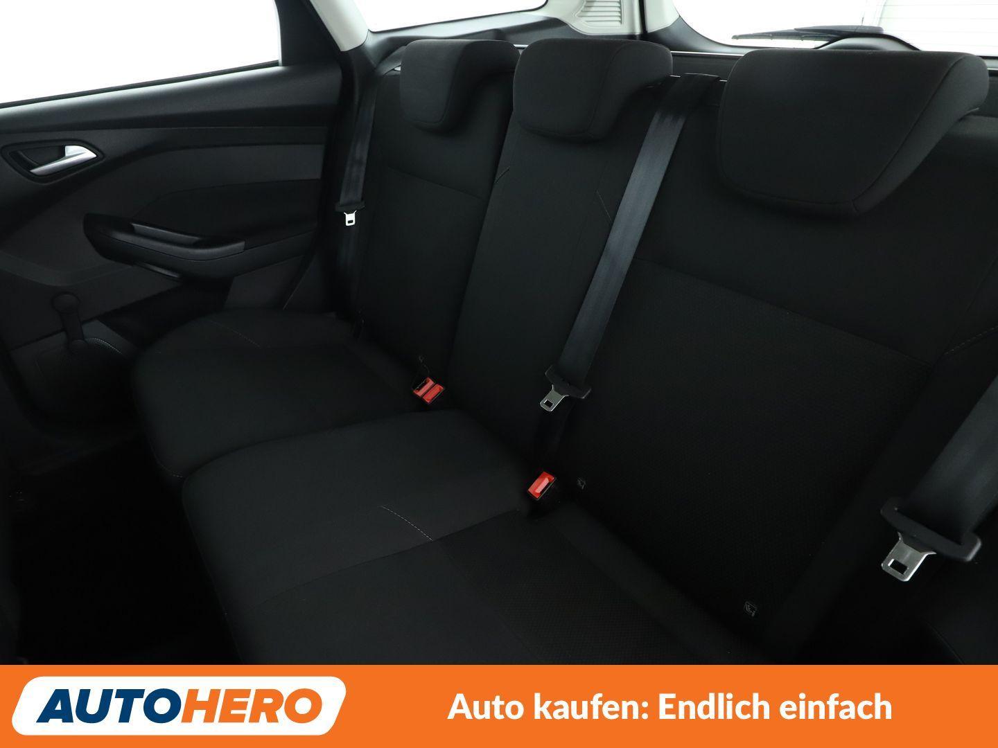 Ford Focus 1.0 EcoBoost Business*NAVI*TEMPO*PDC*SHZ*