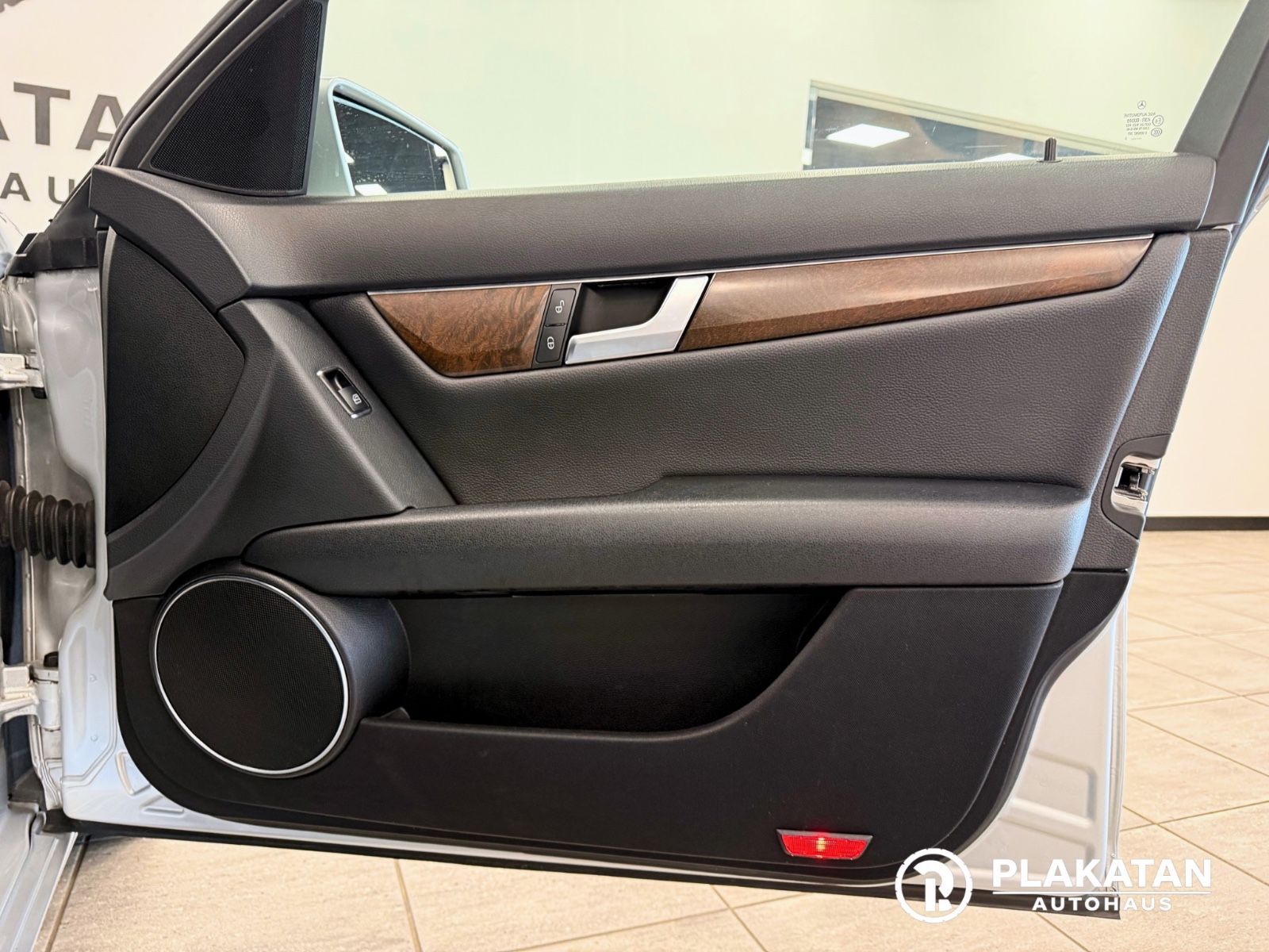 Fahrzeugabbildung Mercedes-Benz C 180CDI T-Model Bi-Xenon Automatik NAVI AHK