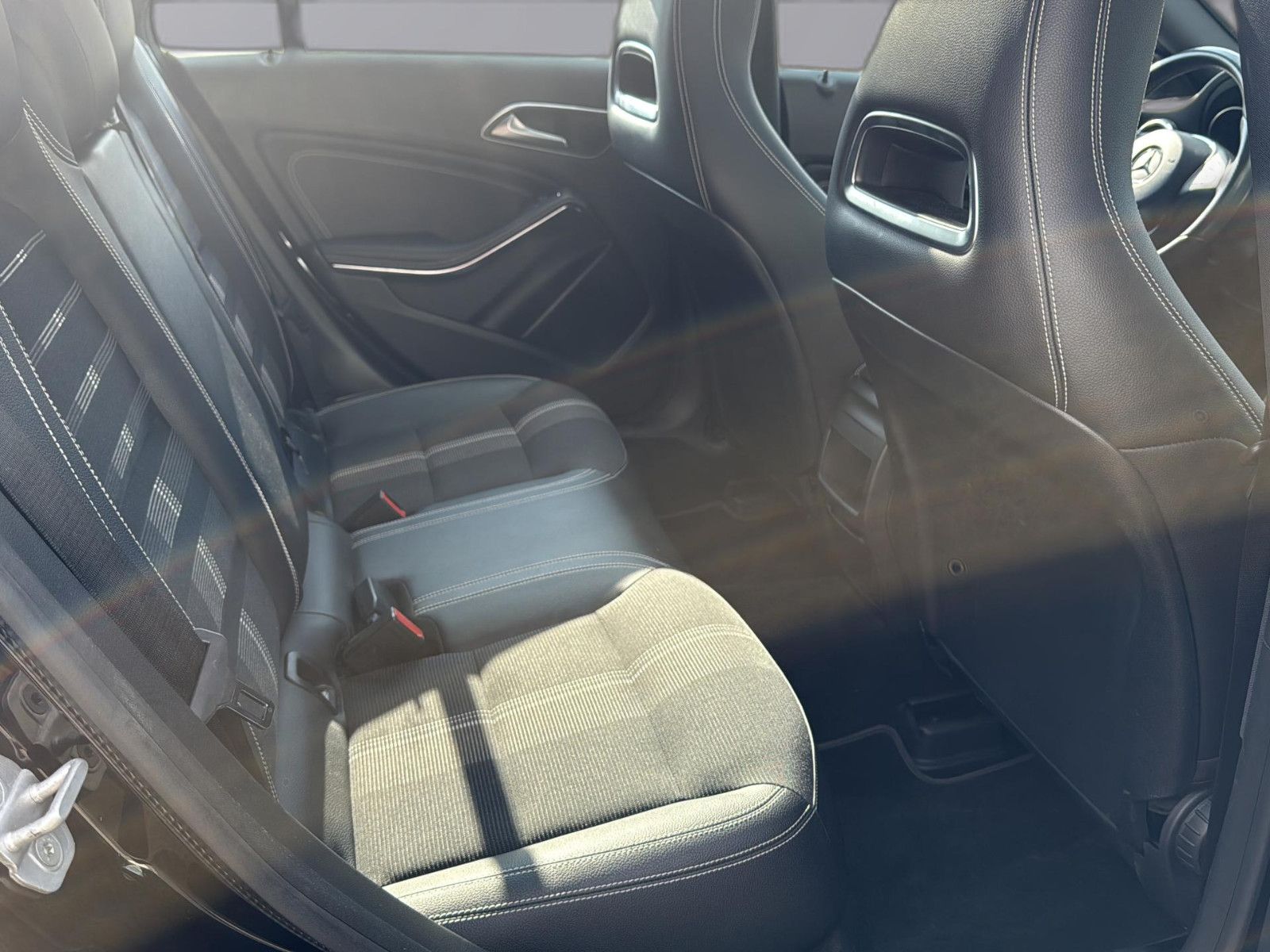 Fahrzeugabbildung Mercedes-Benz CLA Shooting Brake CLA 220 4Matic