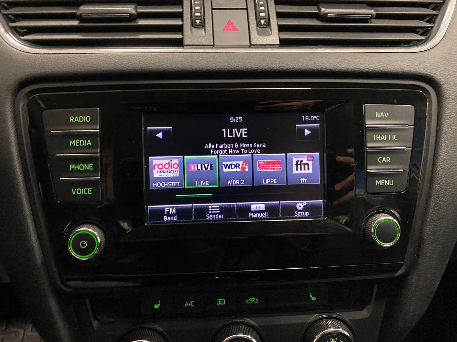 Fahrzeugabbildung SKODA Octavia 2.0 TDI Combi+NAVIGATION+ALU+ALLWETTER++