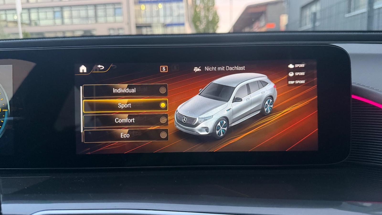 Mercedes-Benz EQC 400 4Matic AMG-LINE MULTIBEAM,360°,LEDER