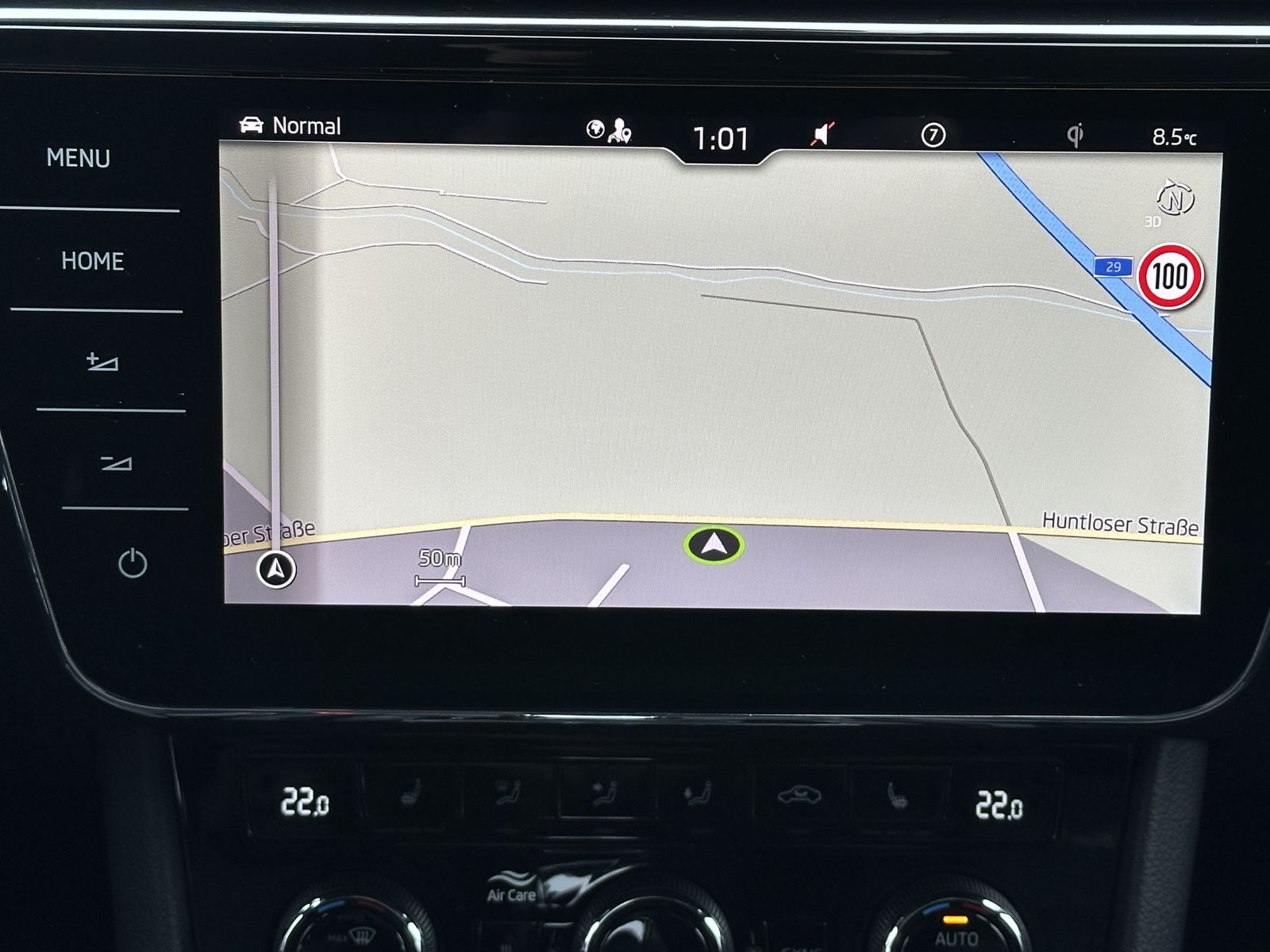 Fahrzeugabbildung SKODA Superb Combi 2.0 TDI DSG L&K NAV+LED+KAMERA+19ZO