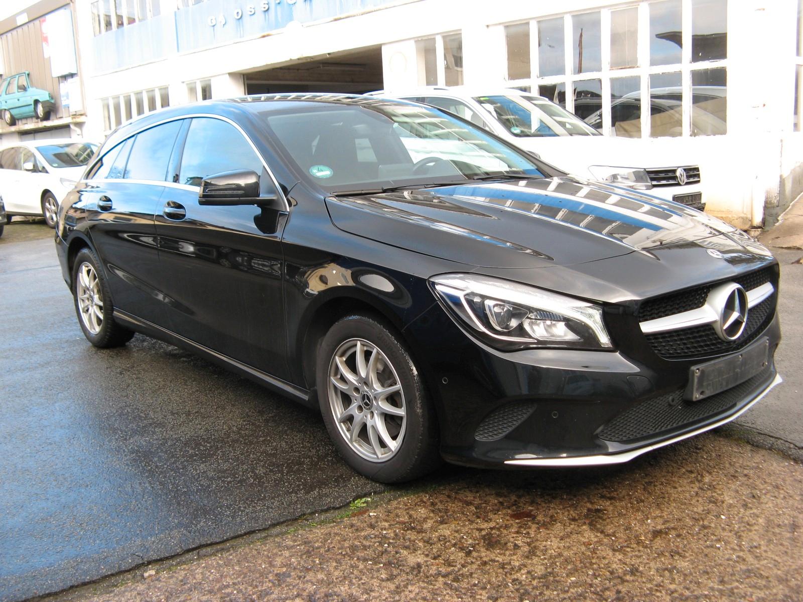 Mercedes-Benz CLA 200 d  Shooting Brake 200 CDI  LED high per.