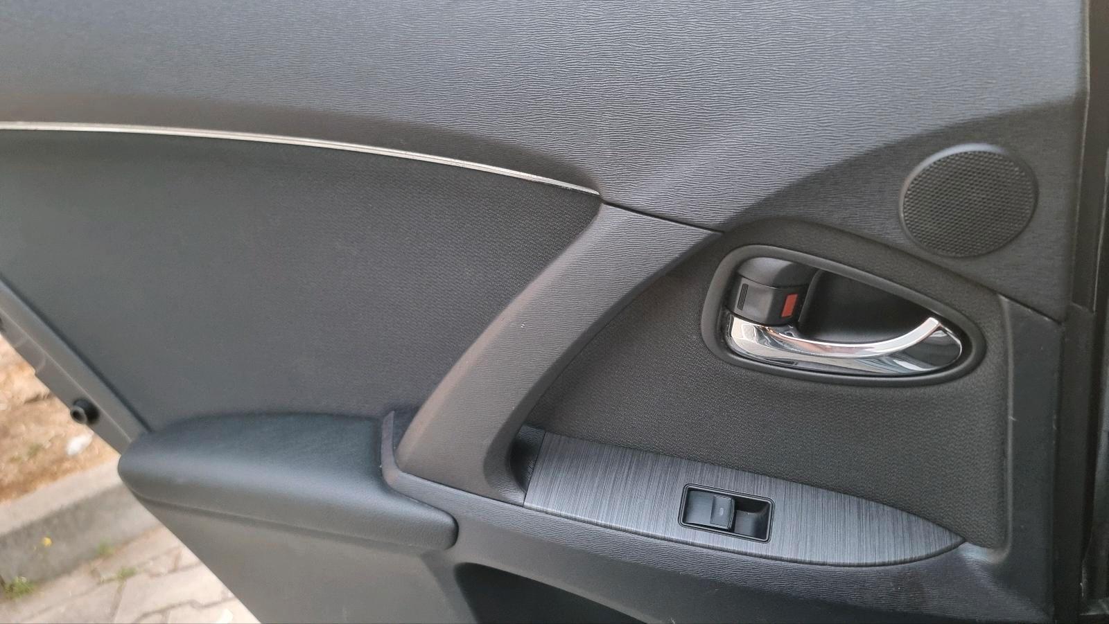 Toyota Avensis 2010 — photo 5