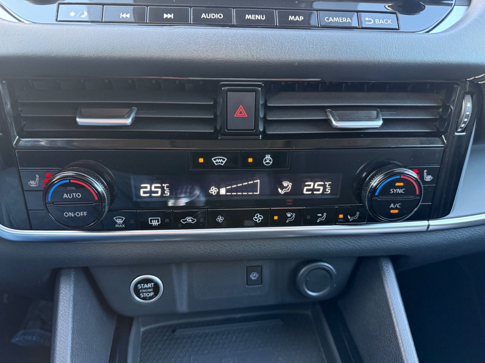 Fahrzeugabbildung Nissan Qashqai Acenta MHEV - Navi, Winter-Paket