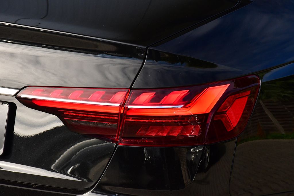 AUDI A4 2024