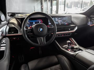 BMW XM - 4