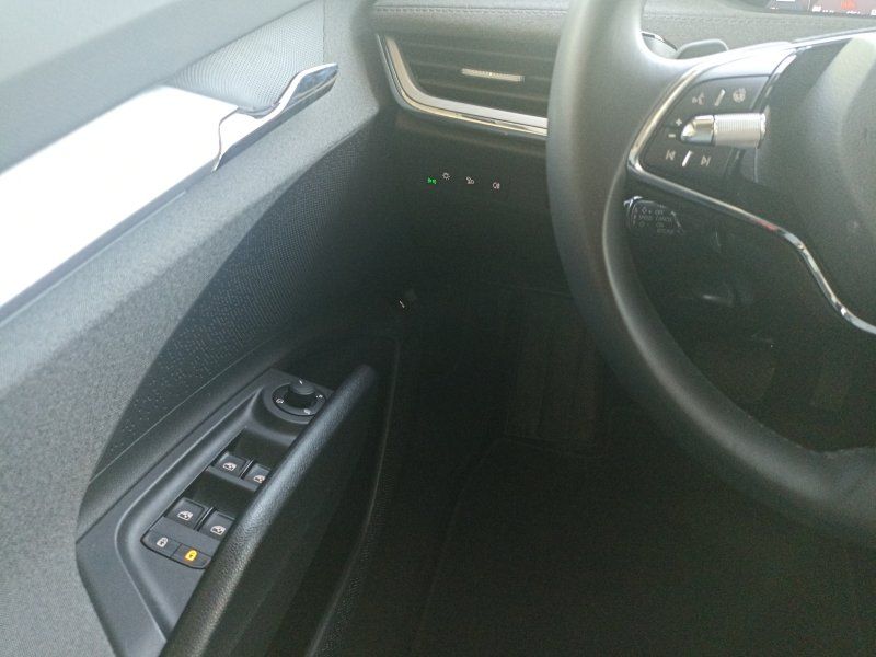 Fahrzeugabbildung SKODA Enyaq iV 80x Loft
