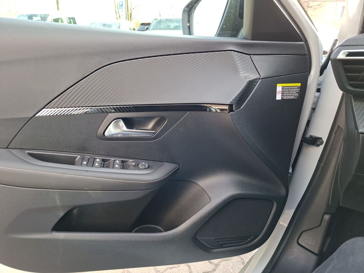 Peugeot e-208 - Bild 12