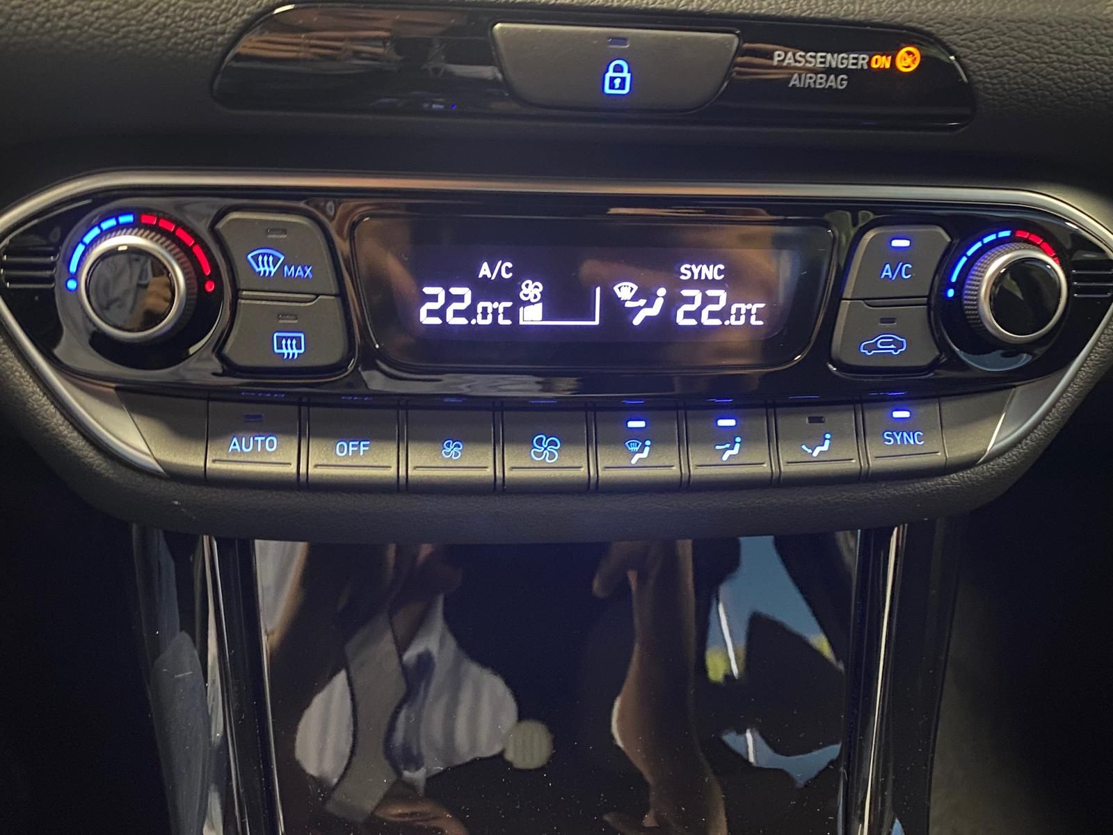 Fahrzeugabbildung Hyundai i30 N-Line APP+KLIMA+RFK+PDC+NAVI+SITZHEIZ+Andro