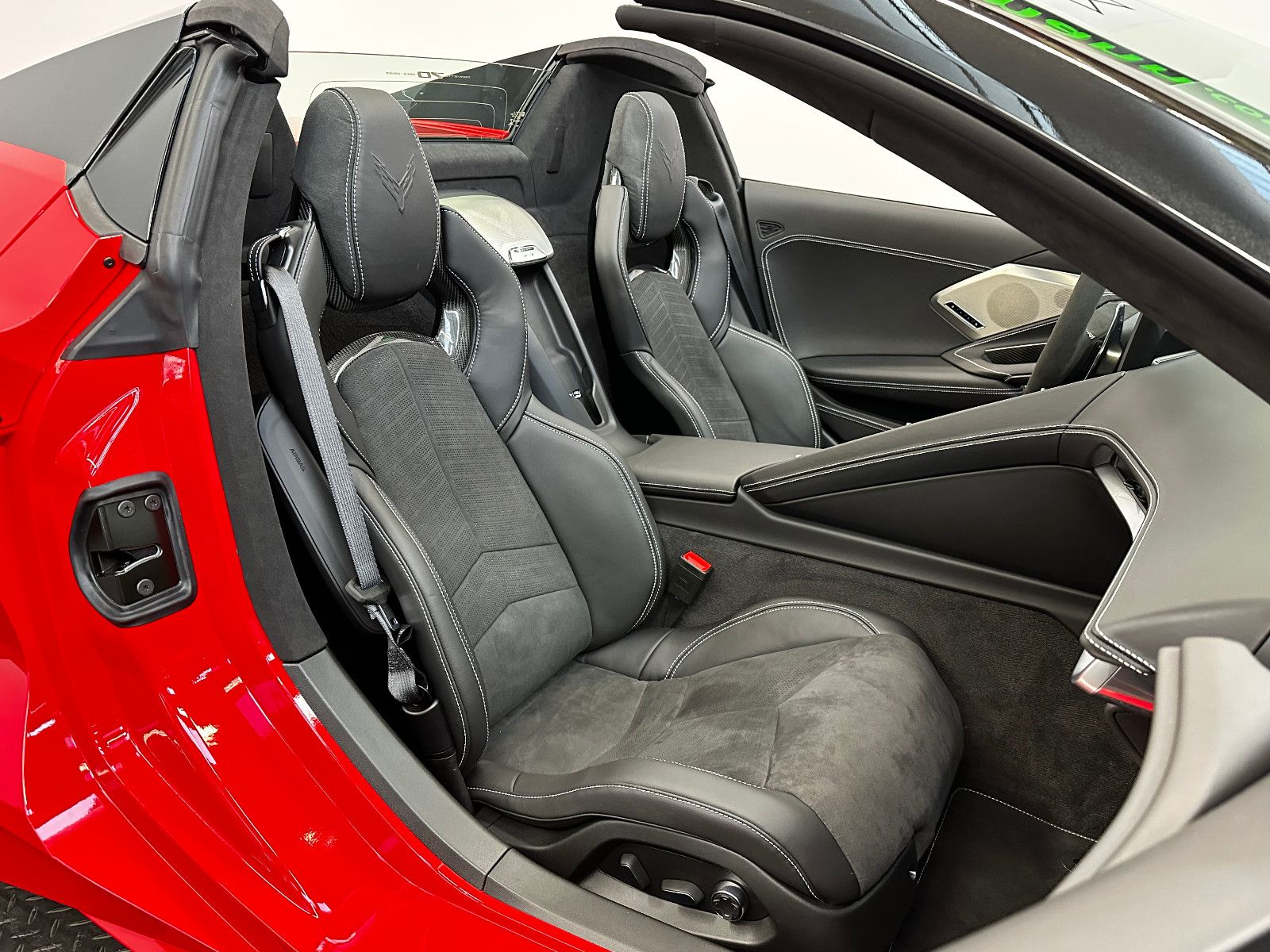 Fahrzeugabbildung Corvette C8 Stingray 3LT/SOFORT VER./CARBON/LIFT/MAGNETIC