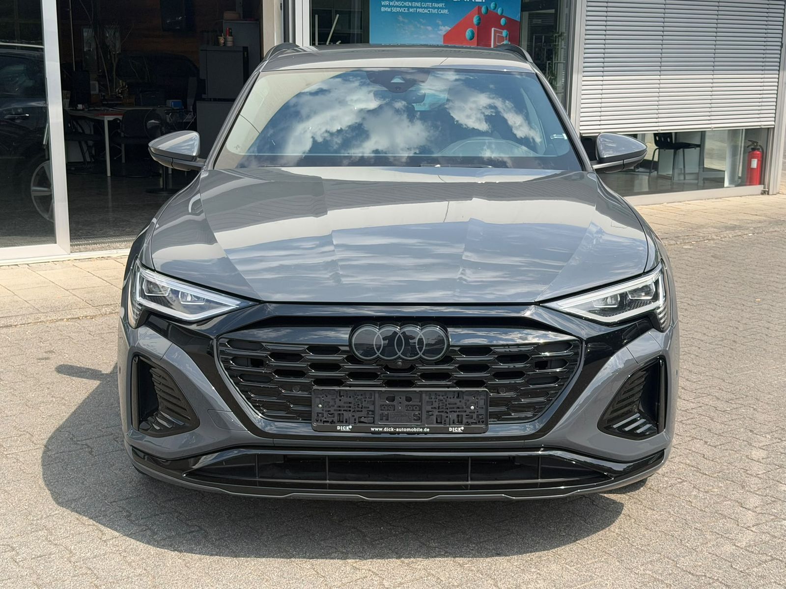 Fahrzeugabbildung Audi Q8 e-tron 55 QUAT 2X S LINE OPTIK BLACK+LUFT+AHK