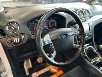 Ford S-MAX Titanium S *Navi*BiXenon*Sitzheizung*