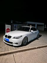 BMW Auto BMW E60  5er M Paket optimiert - BMW aus 2007: 5er