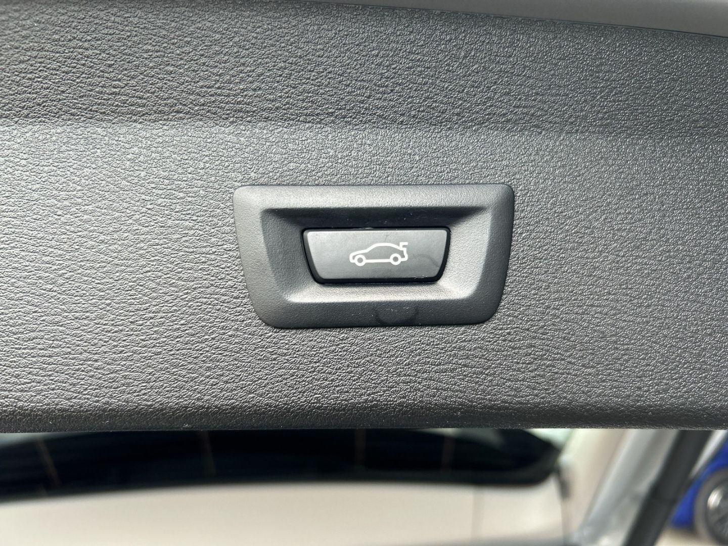 Fahrzeugabbildung BMW X1 20i xDrive,SportLine,AHK,Rückfahrk.,H&KSound,