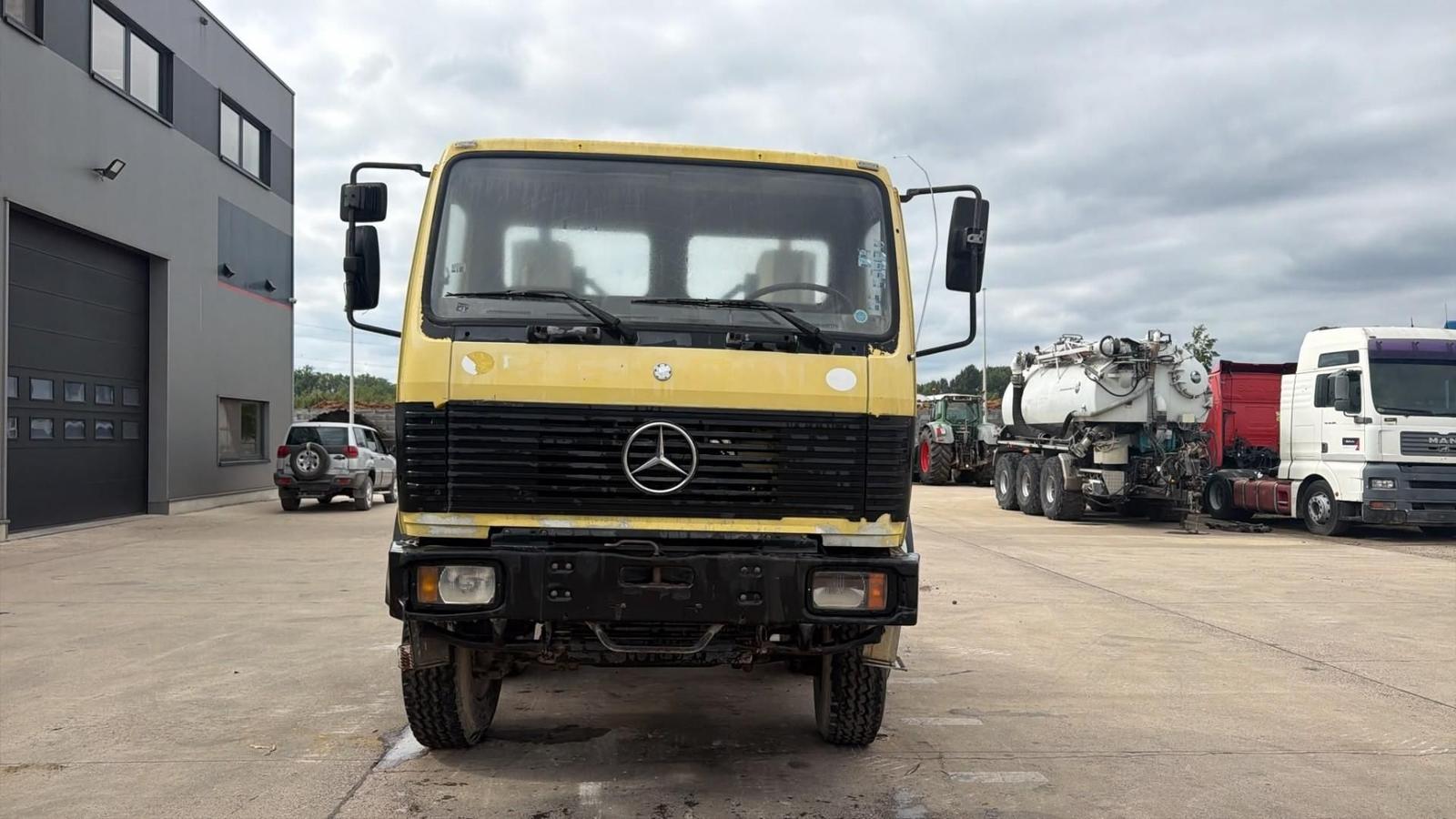 Mercedes-Benz SK 3229 (V8 / BOITE MANUELLE / LAMES / BIG AXLE