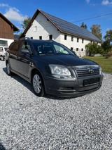 Toyota Avensis Kombi 2.2 D-CAT Klimatr, Xenon, TÜV - Toyota Avensis aus 2005 mit Diesel-Antrieb
