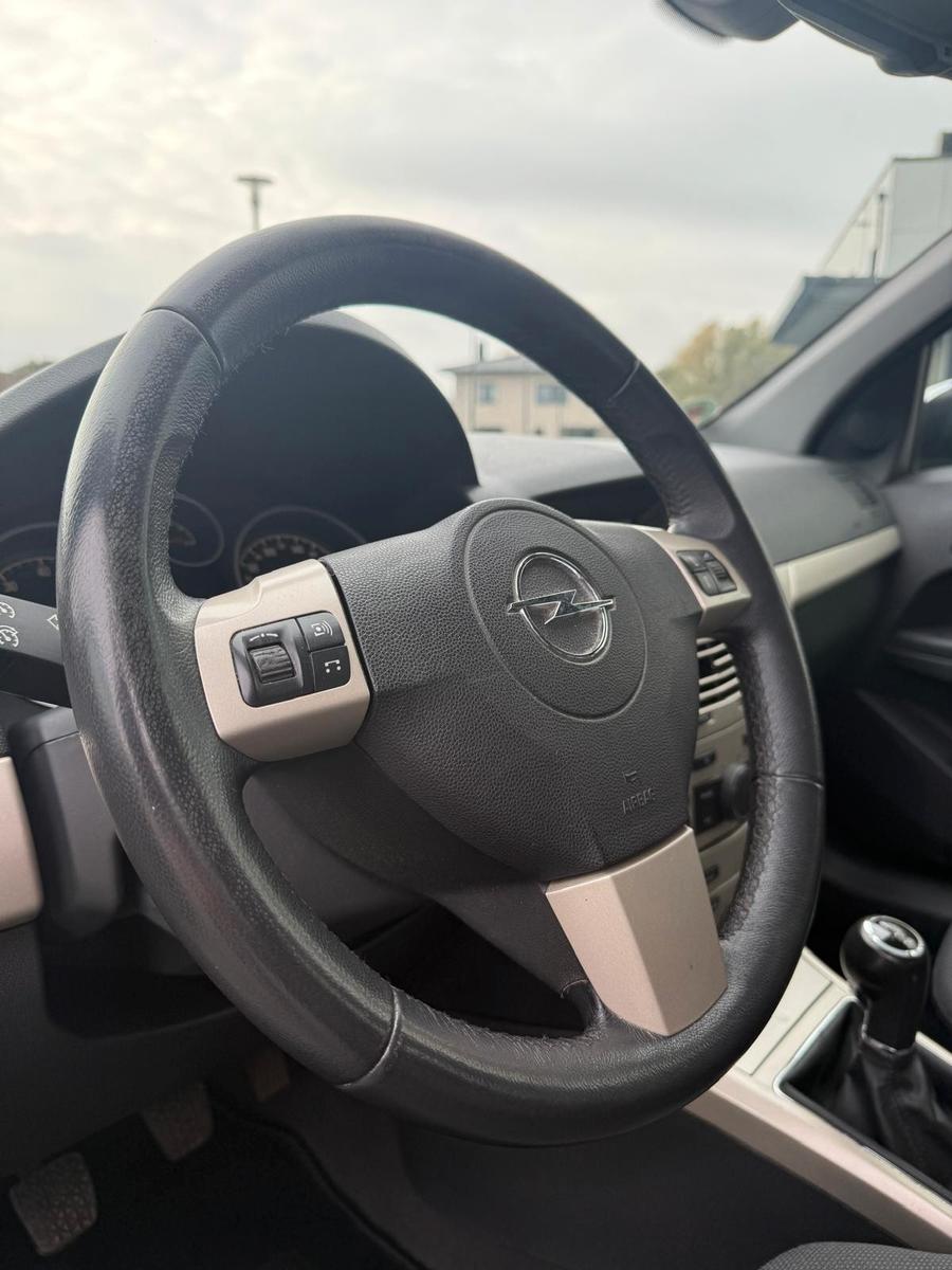 Opel Astra 2007 — photo 14