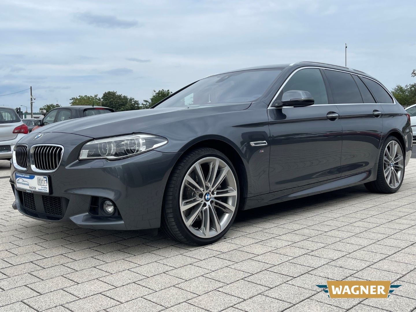 Fahrzeugabbildung BMW 535 d xDrive M-Paket Touring DPF Head-UP