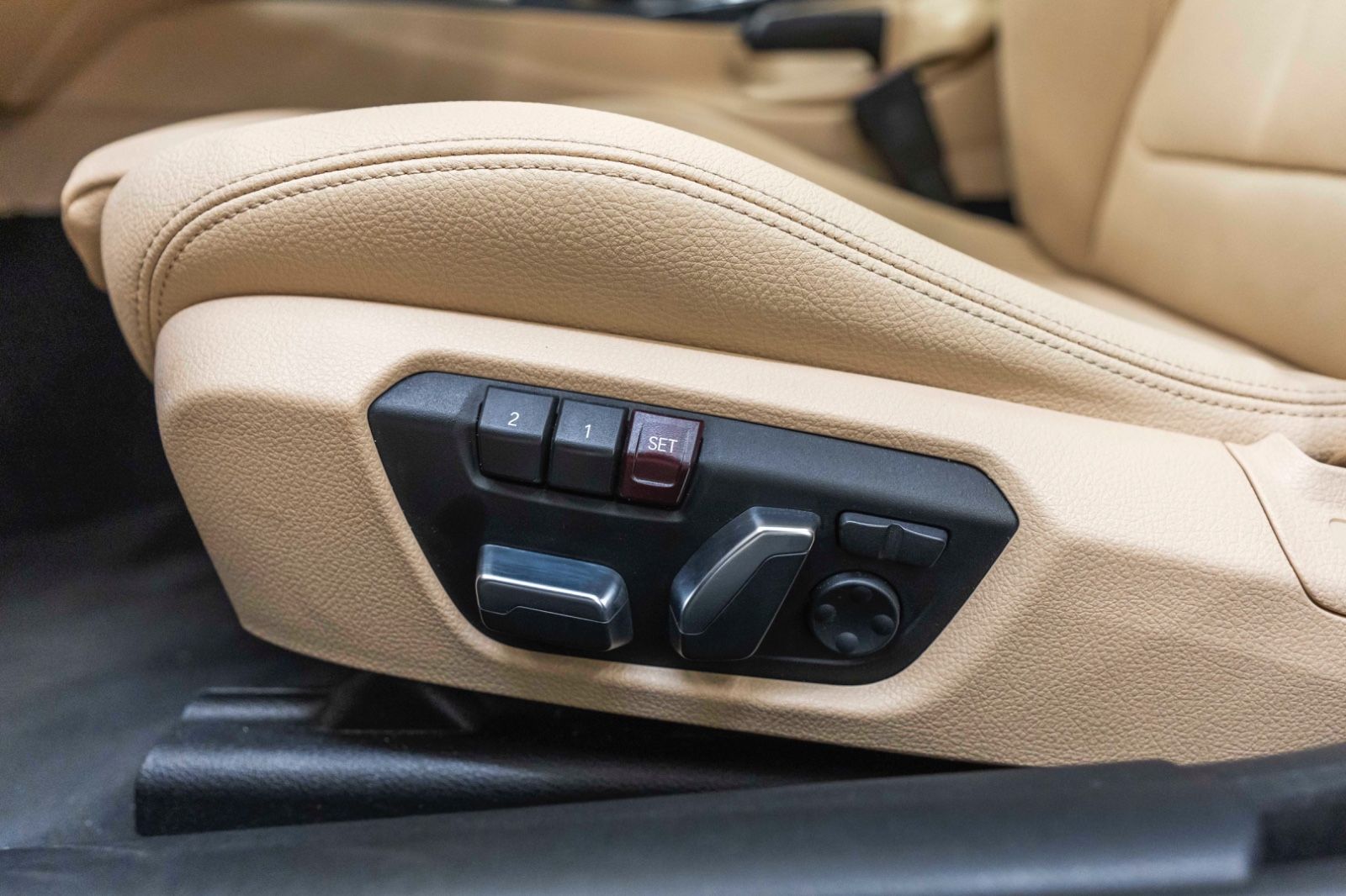 Fahrzeugabbildung BMW 430i GC M-Performance HIFI LED KAM NAV CARPLAY