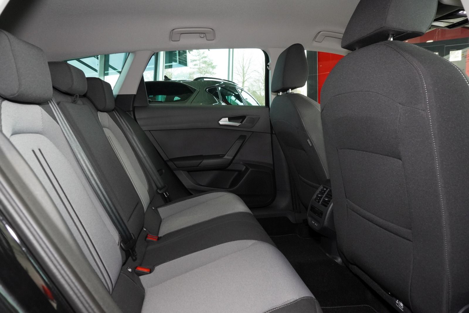 Fahrzeugabbildung SEAT Leon Sportstourer 1.0 eTSI Style OPF (EURO 6d) S