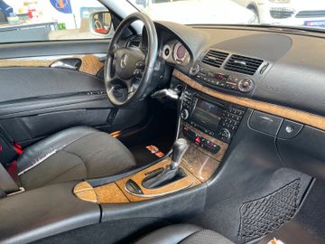 Mercedes-Benz E 280 E Klasse T-Modell *NAVI*AHK*TEMPOMAT*SZ.HZ