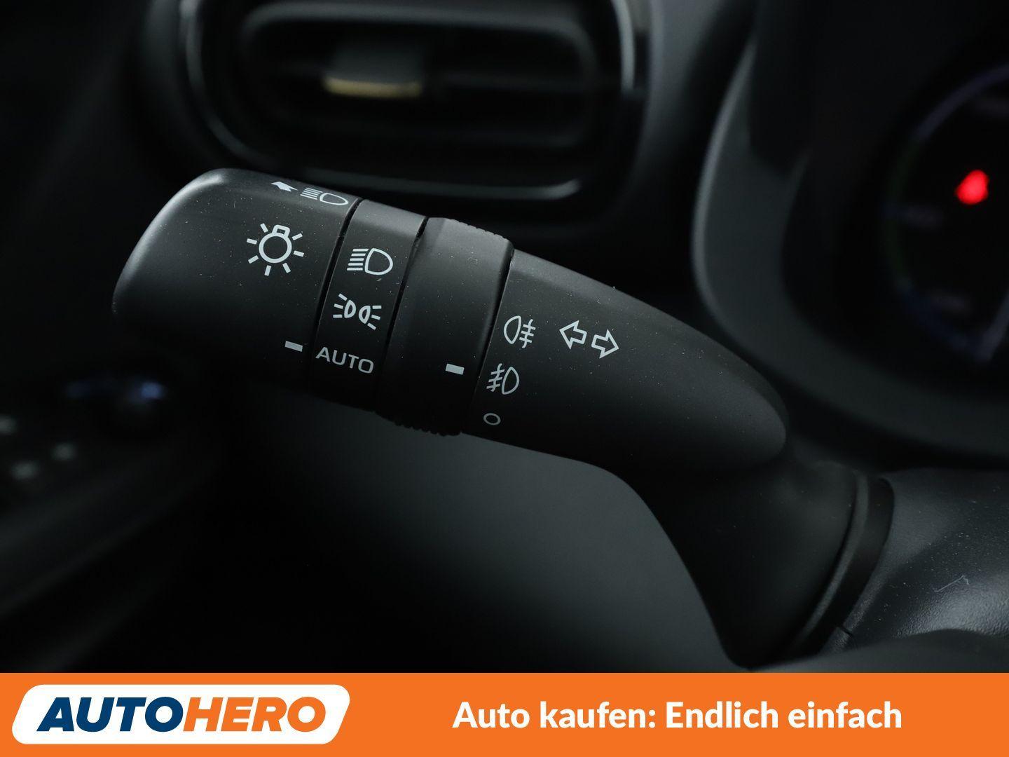 Toyota Yaris Cross 1.5 Hybrid AWD-i Premiere Edition, миниатюра 24