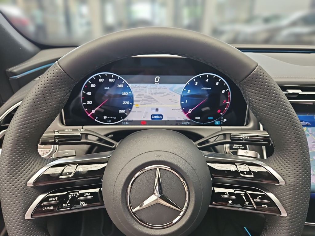 Fahrzeugabbildung Mercedes-Benz E 200 Limousine +AMG+AHK+BURMESTER+DIGITAL+20''-