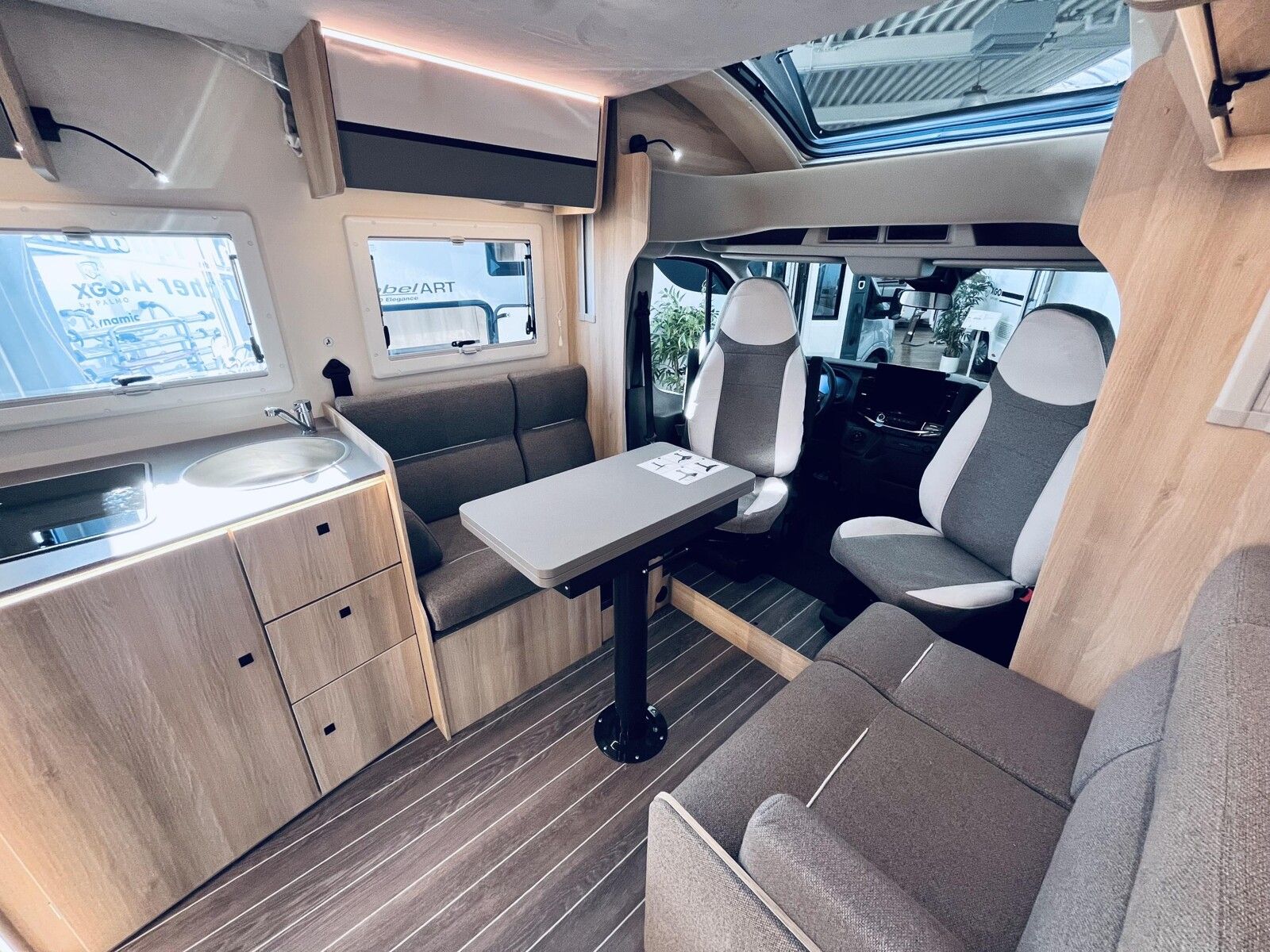 Fahrzeugabbildung NobelART T 7000 Ford