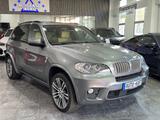 BMW X5 xDr.40d*HUD*Softclose*Key*Pano*Leder*M-Sport - BMW X5 aus 2012 mit Diesel-Antrieb