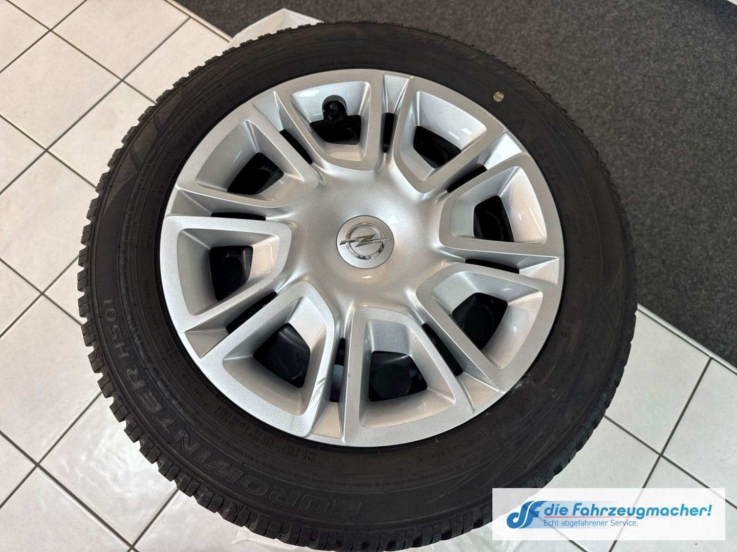 Fahrzeugabbildung Opel Crossland Limited Edition 1.2 Turbo EU6d Apple C