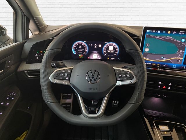 Fahrzeugabbildung Volkswagen Golf VIII Variant 1,5 l eTSI R-Line DSG KLIMA LE