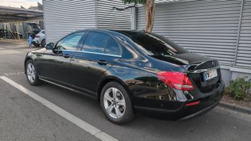 Mercedes E 200 - 6