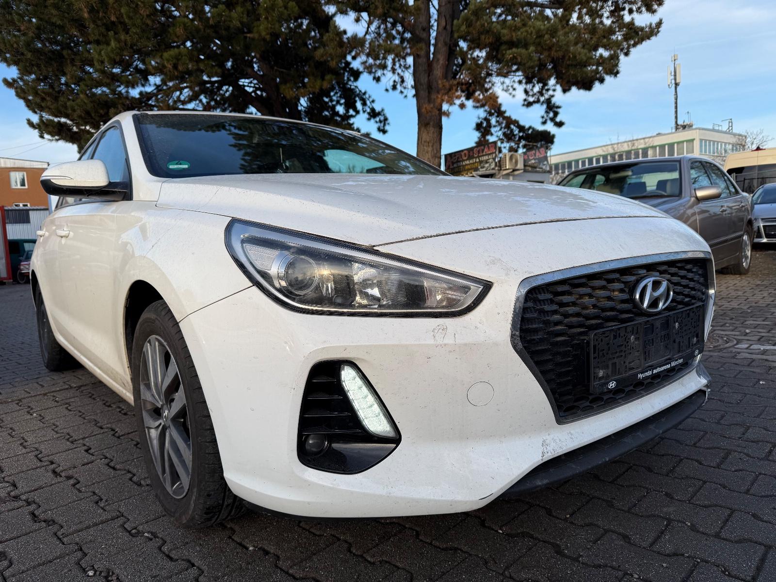 Hyundai i30 1.6 CRDi/ VOLLFAHRBEREIT /Euro6/