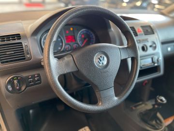 Volkswagen Touran Conceptline *KLIMA*TEMPOMAT*SZHZ*