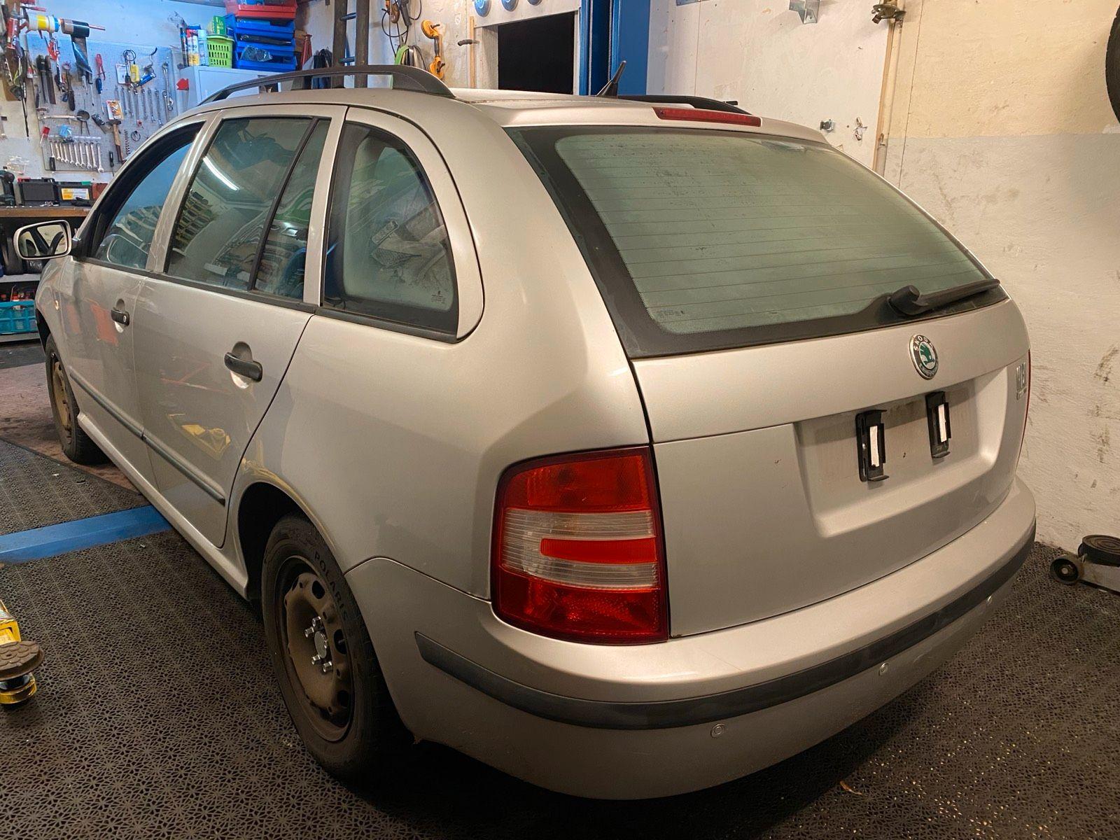 Skoda Fabia 2004 — engine 75 HP (55kW)