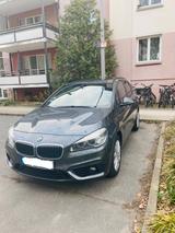 BMW 220d AUT Sport Line Leder Kamera Navi+Unfallfrei - BMW 220 Active Tourer von privat