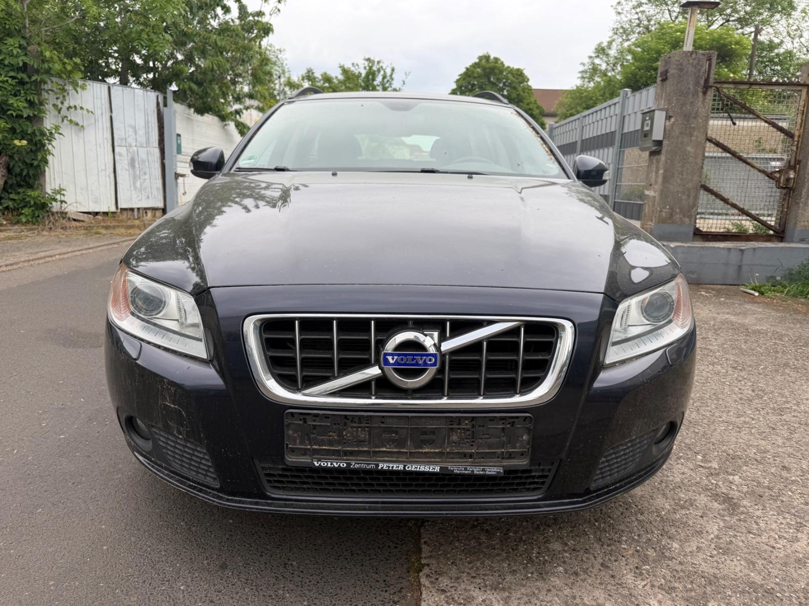 Volvo V70 Kombi Momentum LEDER GAS