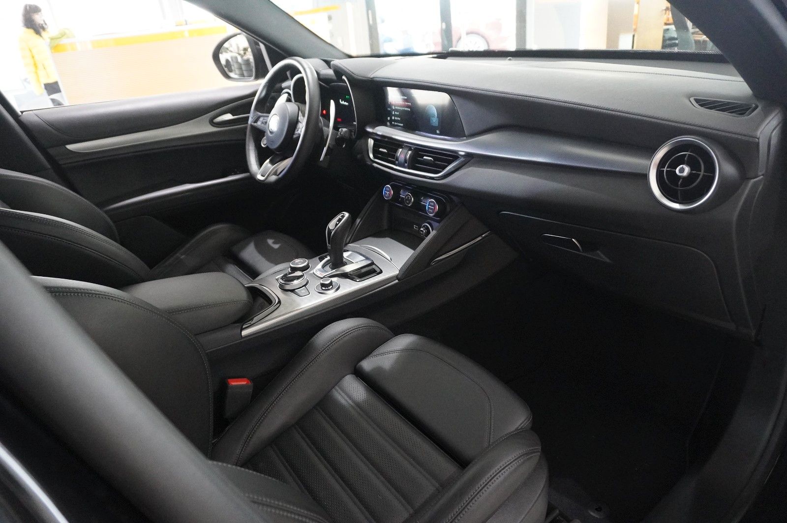 Fahrzeugabbildung Alfa Romeo Stelvio 2.2D VELOCE Q4 NAVI/LED/KAMERA/MATRIX/SH