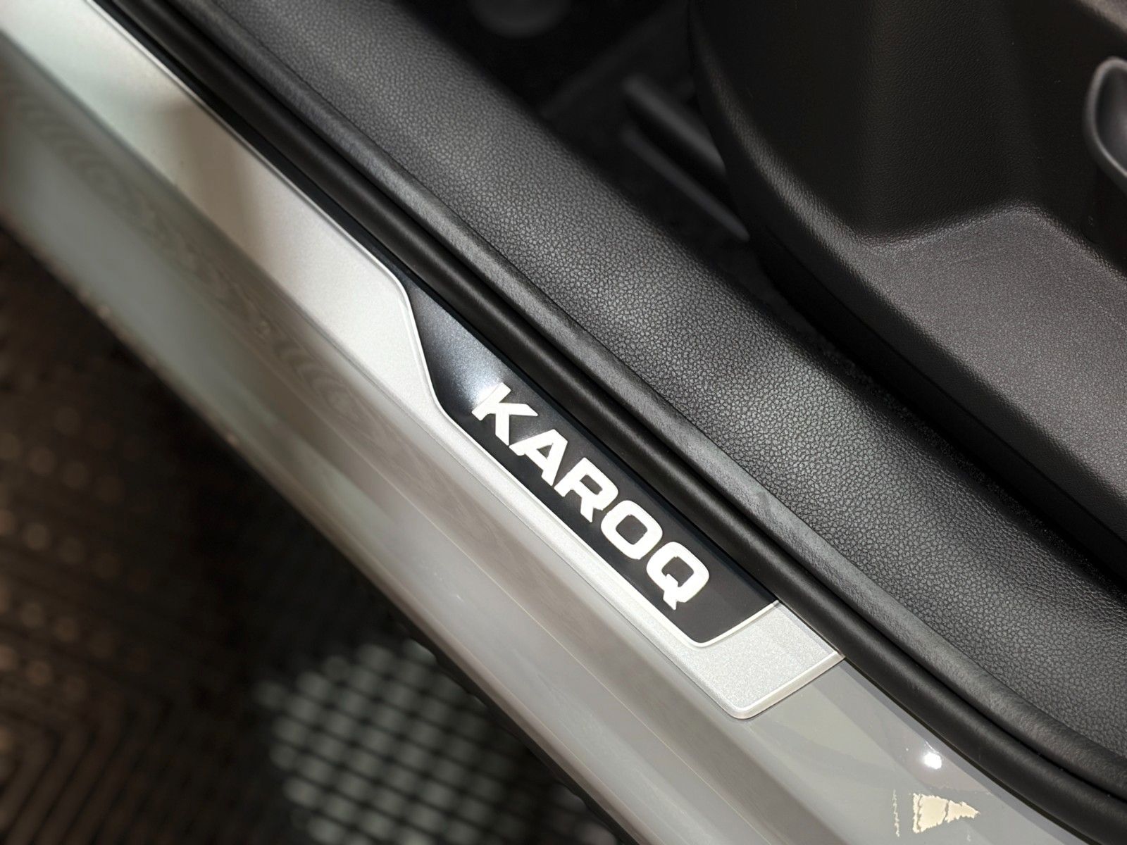 Fahrzeugabbildung SKODA Karoq Sportline / AHK